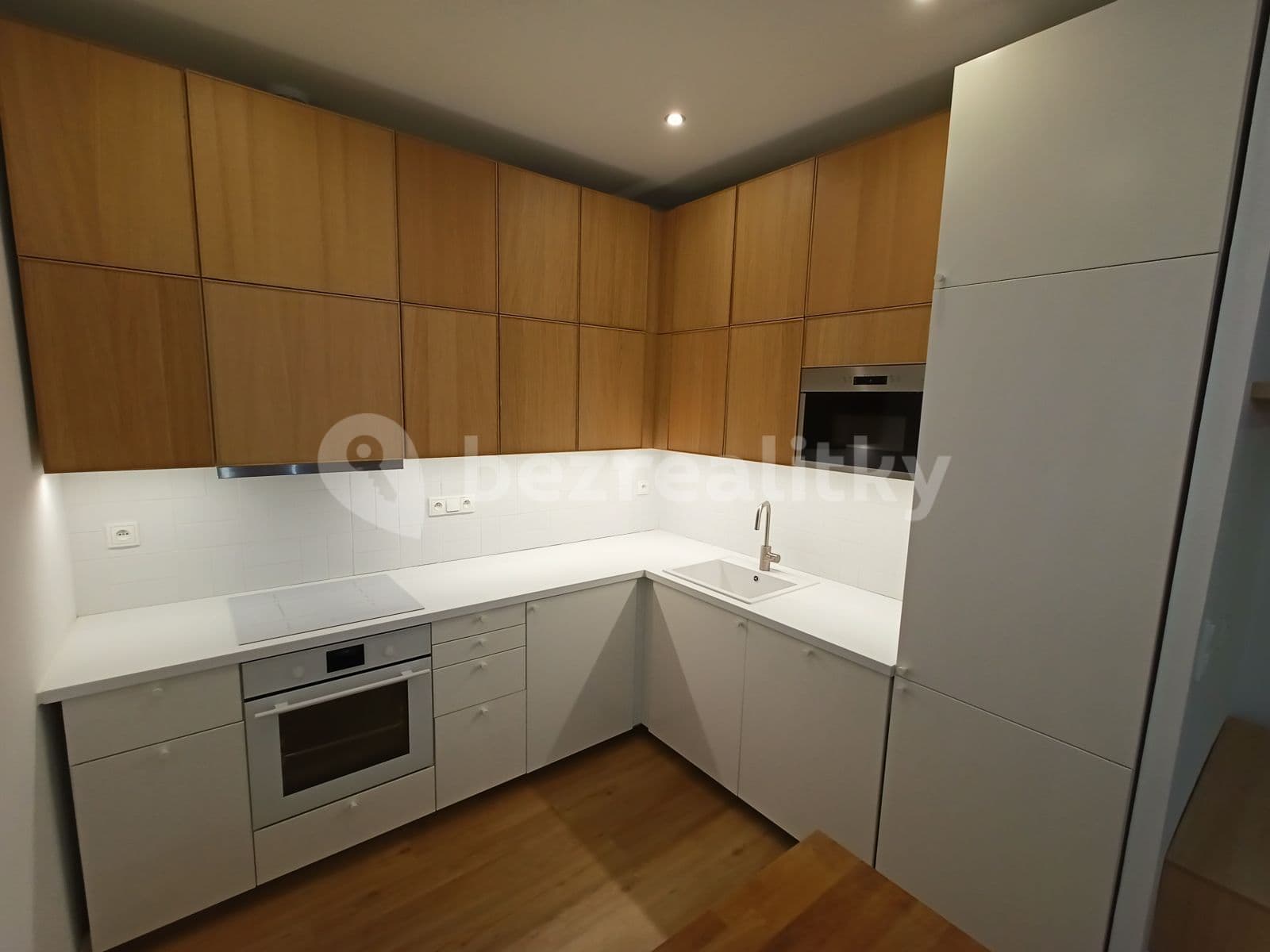 Prenájom bytu 2-izbový 50 m², U Nikolajky, Praha, Praha Prenájom bytu 2-izbový 50 m², U Nikolajky, Praha, Praha