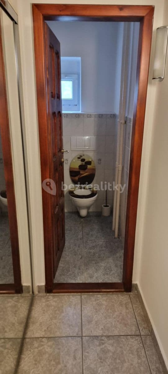 Prenájom bytu 2-izbový 71 m², 28. pluku, Praha, Praha Prenájom bytu 2-izbový 71 m², 28. pluku, Praha, Praha