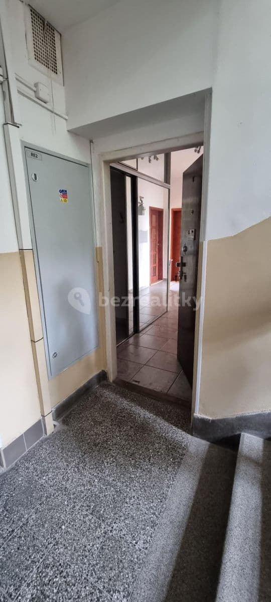 Prenájom bytu 2-izbový 71 m², 28. pluku, Praha, Praha Prenájom bytu 2-izbový 71 m², 28. pluku, Praha, Praha