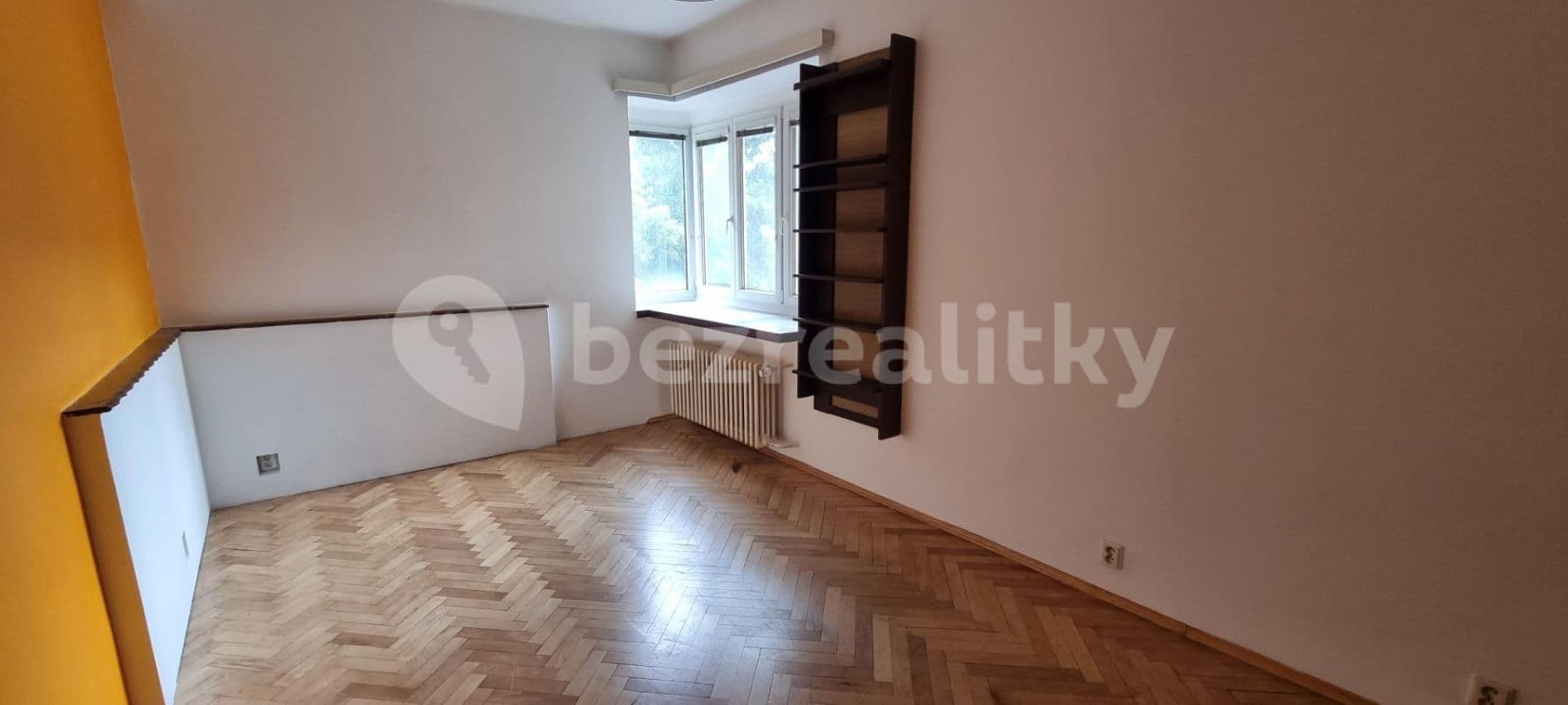 Prenájom bytu 2-izbový 71 m², 28. pluku, Praha, Praha Prenájom bytu 2-izbový 71 m², 28. pluku, Praha, Praha
