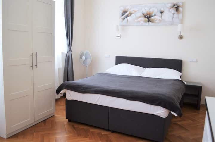 Prenájom bytu 20 m², Orebitská, Praha, Praha Prenájom bytu 20 m², Orebitská, Praha, Praha