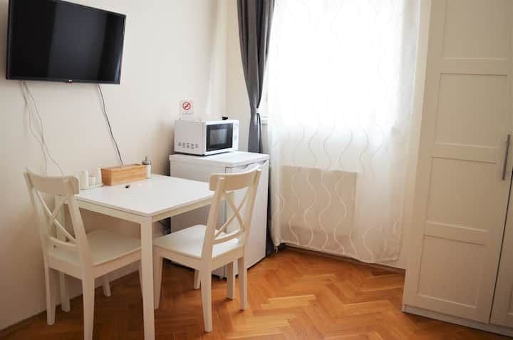 Prenájom bytu 20 m², Orebitská, Praha, Praha Prenájom bytu 20 m², Orebitská, Praha, Praha