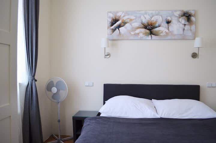 Prenájom bytu 20 m², Orebitská, Praha, Praha Prenájom bytu 20 m², Orebitská, Praha, Praha