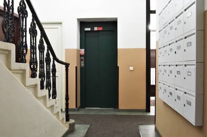 Prenájom bytu 20 m², Orebitská, Praha, Praha Prenájom bytu 20 m², Orebitská, Praha, Praha