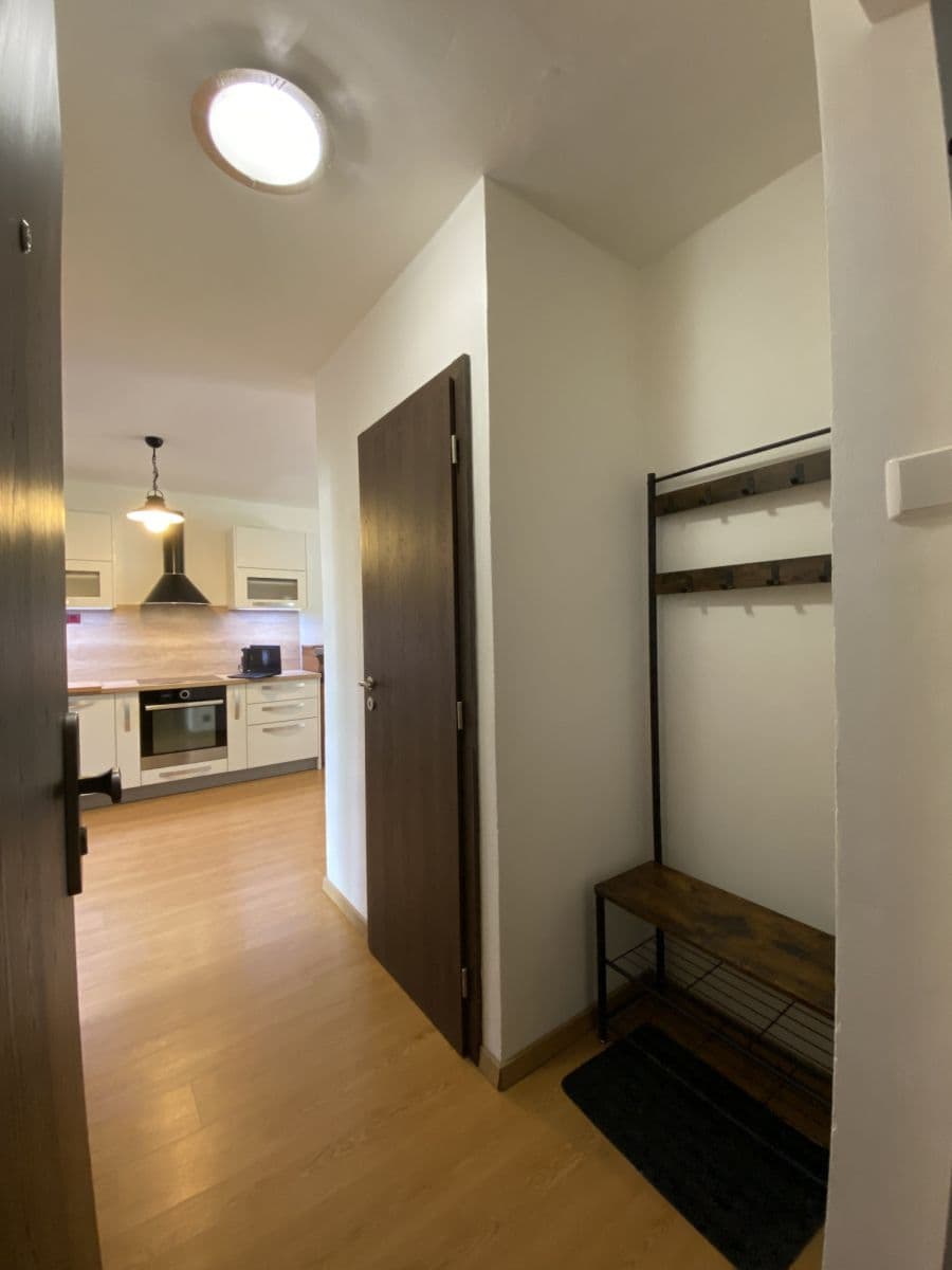 Prenájom bytu 52 m², Hrusická, Praha, Praha Prenájom bytu 52 m², Hrusická, Praha, Praha