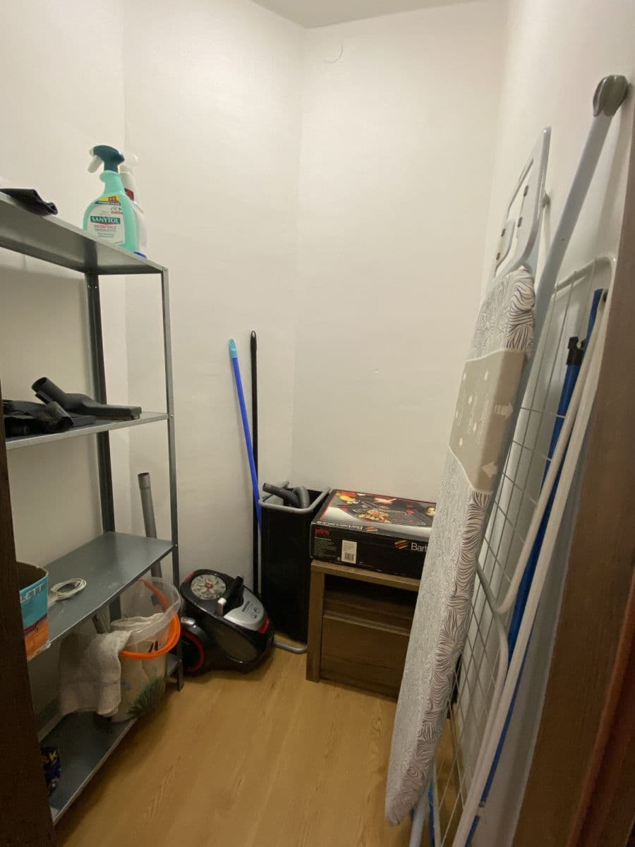 Prenájom bytu 52 m², Hrusická, Praha, Praha Prenájom bytu 52 m², Hrusická, Praha, Praha