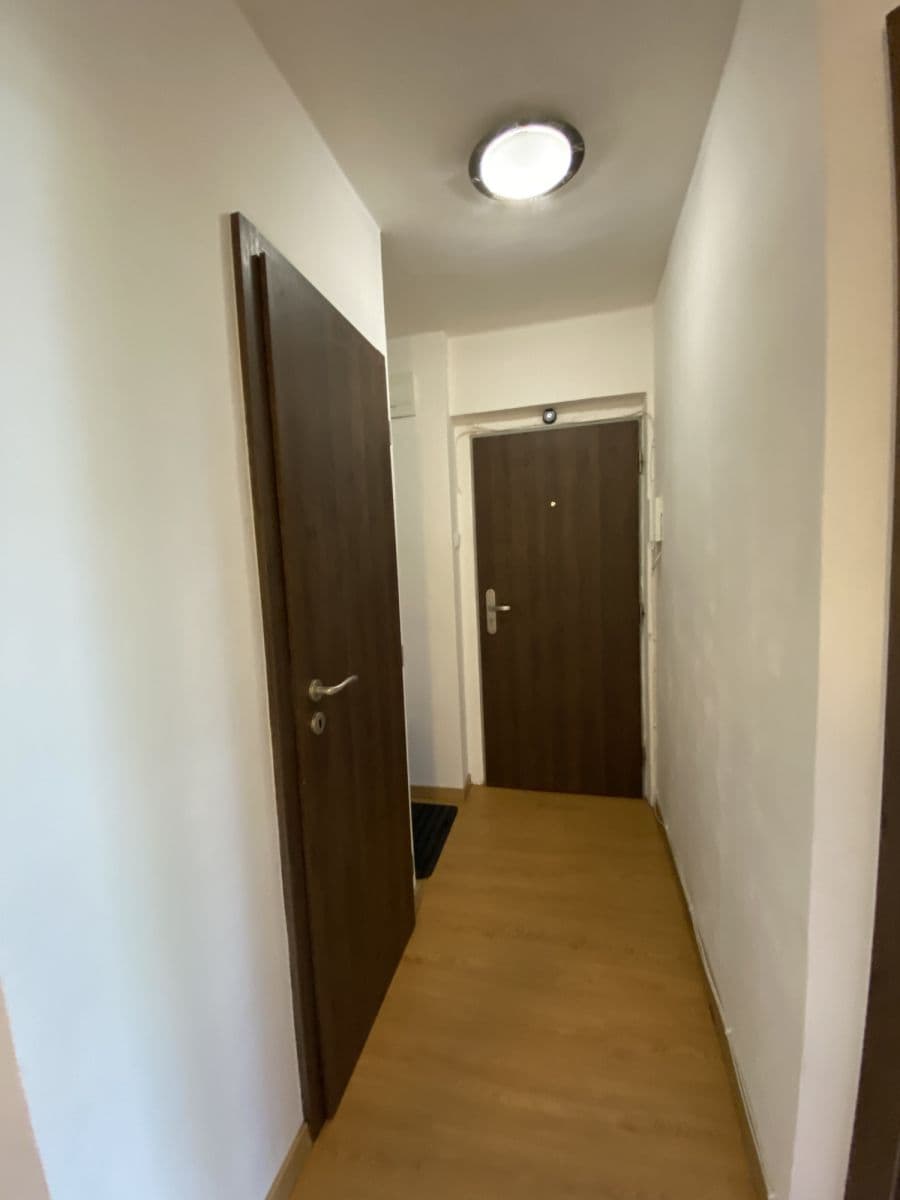 Prenájom bytu 52 m², Hrusická, Praha, Praha Prenájom bytu 52 m², Hrusická, Praha, Praha