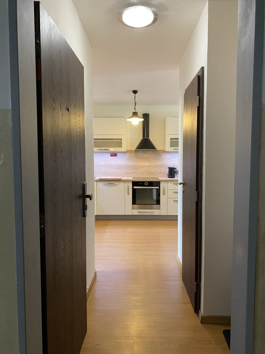 Prenájom bytu 52 m², Hrusická, Praha, Praha Prenájom bytu 52 m², Hrusická, Praha, Praha