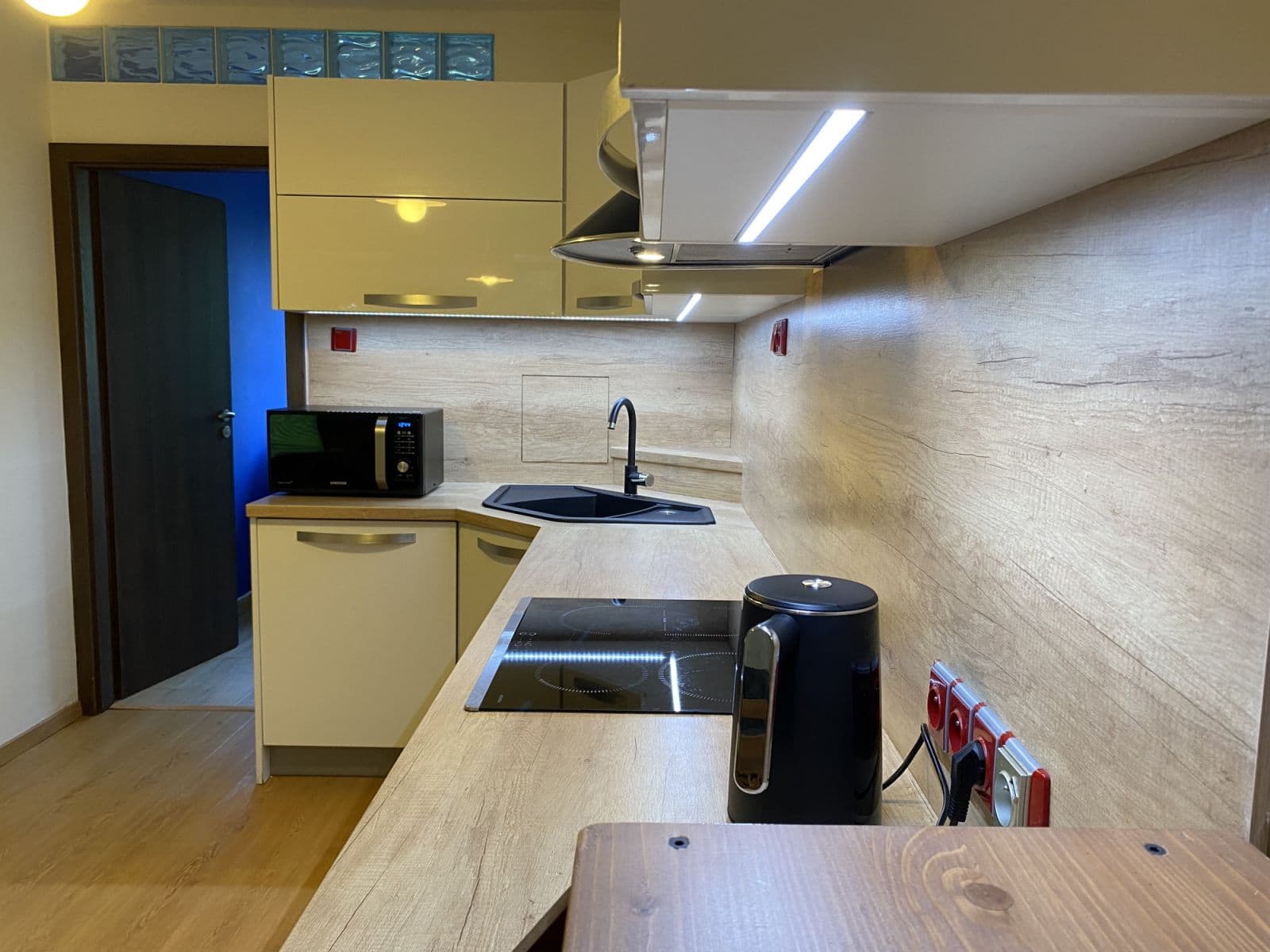 Prenájom bytu 52 m², Hrusická, Praha, Praha Prenájom bytu 52 m², Hrusická, Praha, Praha