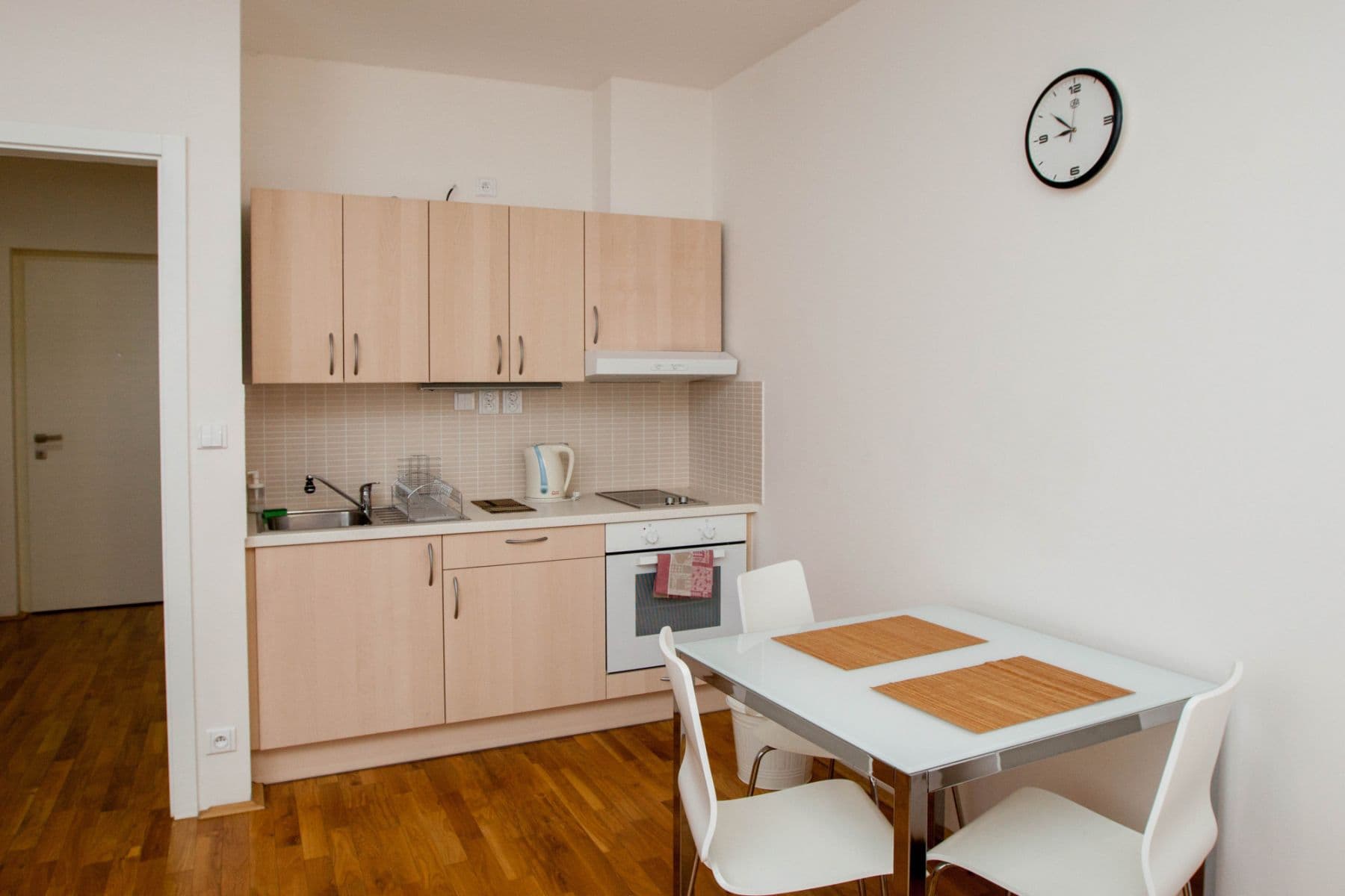 Prenájom bytu 38 m², Havlíčkovo náměstí, Praha, Praha Prenájom bytu 38 m², Havlíčkovo náměstí, Praha, Praha