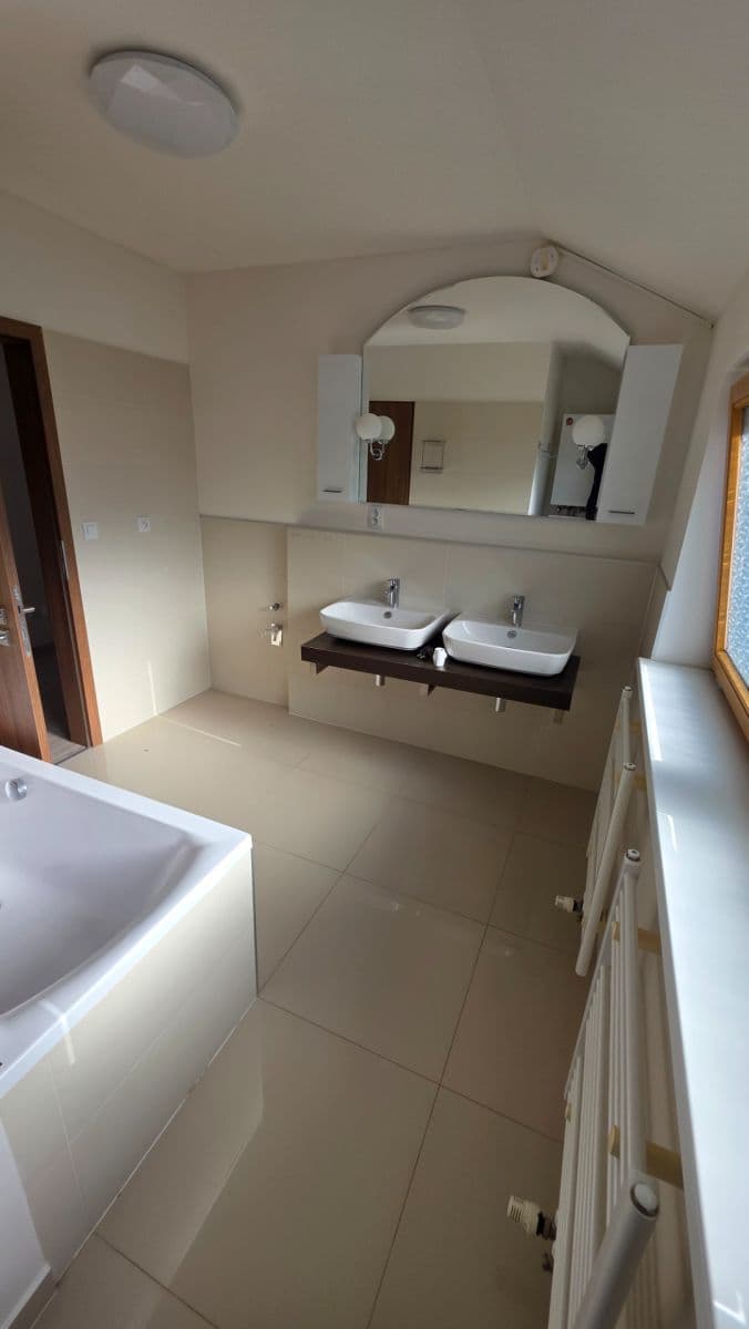 Prenájom domu 200 m², pozemek 970 m², Lhenická, Praha, Praha Prenájom domu 200 m², pozemek 970 m², Lhenická, Praha, Praha