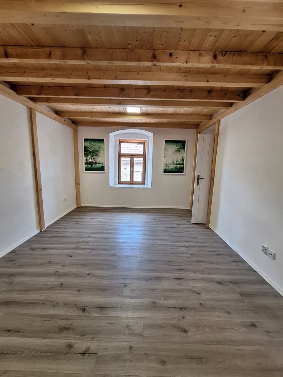 Prenájom domu 93 m², pozemok 50 m², V. Burgra, Kladno, Středočeský kraj Prenájom domu 93 m², pozemok 50 m², V. Burgra, Kladno, Středočeský kraj