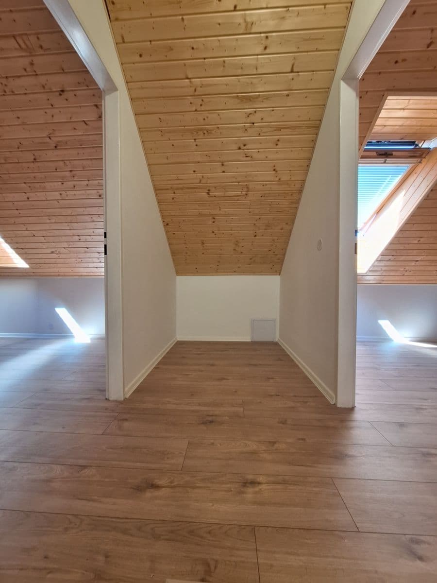Prenájom domu 93 m², pozemok 50 m², V. Burgra, Kladno, Středočeský kraj Prenájom domu 93 m², pozemok 50 m², V. Burgra, Kladno, Středočeský kraj