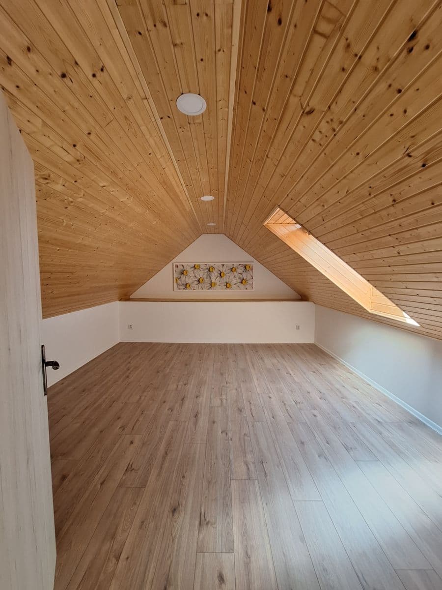 Prenájom domu 93 m², pozemok 50 m², V. Burgra, Kladno, Středočeský kraj Prenájom domu 93 m², pozemok 50 m², V. Burgra, Kladno, Středočeský kraj