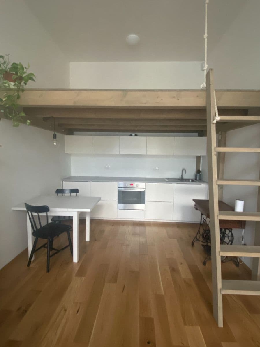 Prenájom bytu 1-izbový 39 m², Na Valentince, Praha, Praha Prenájom bytu 1-izbový 39 m², Na Valentince, Praha, Praha