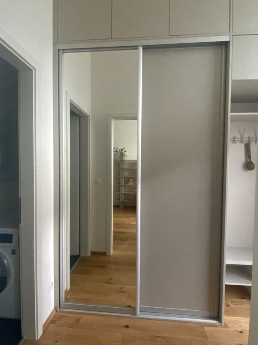 Prenájom bytu 1-izbový 39 m², Na Valentince, Praha, Praha Prenájom bytu 1-izbový 39 m², Na Valentince, Praha, Praha