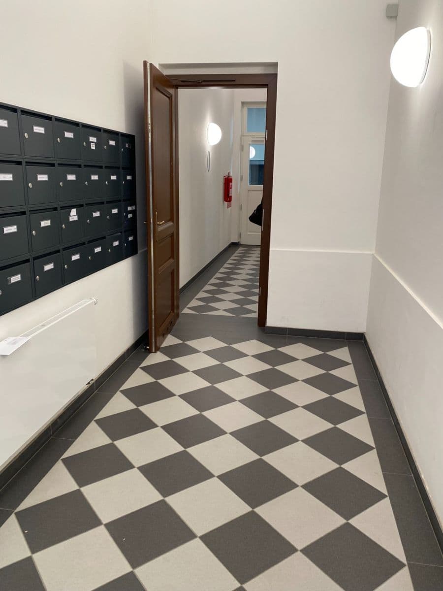 Prenájom bytu 1-izbový 39 m², Na Valentince, Praha, Praha Prenájom bytu 1-izbový 39 m², Na Valentince, Praha, Praha