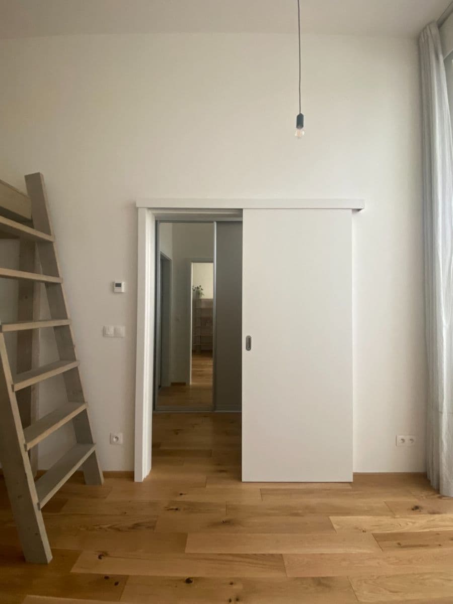 Prenájom bytu 1-izbový 39 m², Na Valentince, Praha, Praha Prenájom bytu 1-izbový 39 m², Na Valentince, Praha, Praha