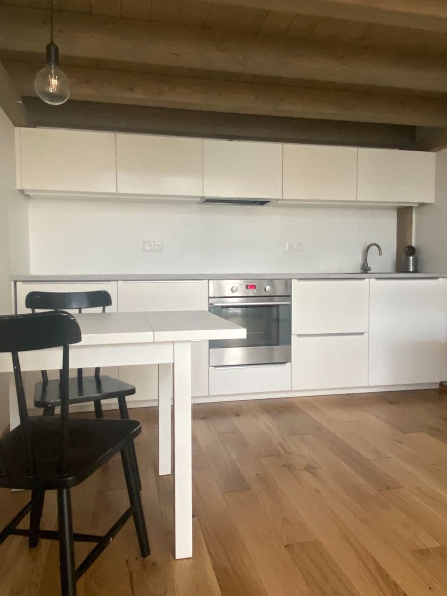 Prenájom bytu 1-izbový 39 m², Na Valentince, Praha, Praha Prenájom bytu 1-izbový 39 m², Na Valentince, Praha, Praha