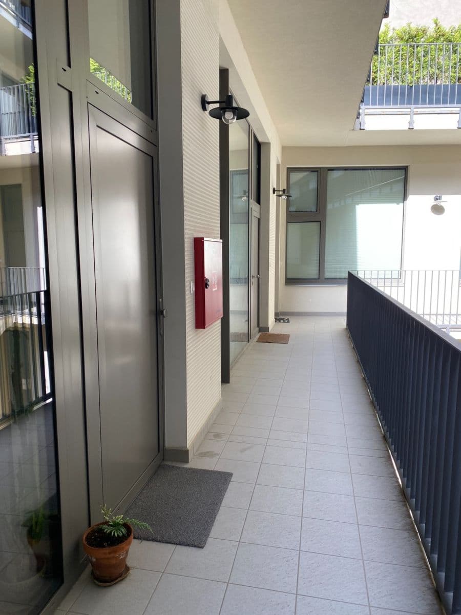 Prenájom bytu 1-izbový 39 m², Na Valentince, Praha, Praha Prenájom bytu 1-izbový 39 m², Na Valentince, Praha, Praha