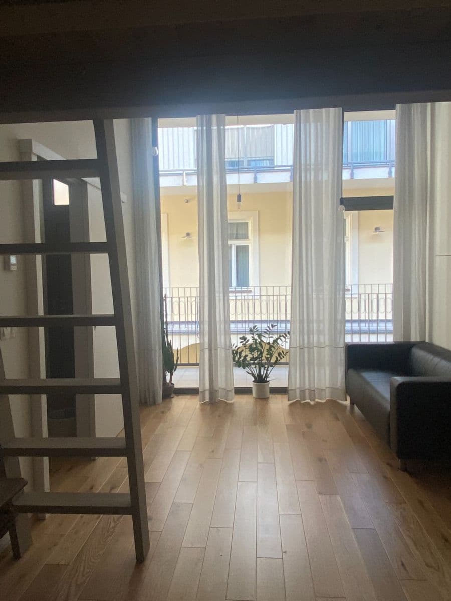 Prenájom bytu 1-izbový 39 m², Na Valentince, Praha, Praha Prenájom bytu 1-izbový 39 m², Na Valentince, Praha, Praha