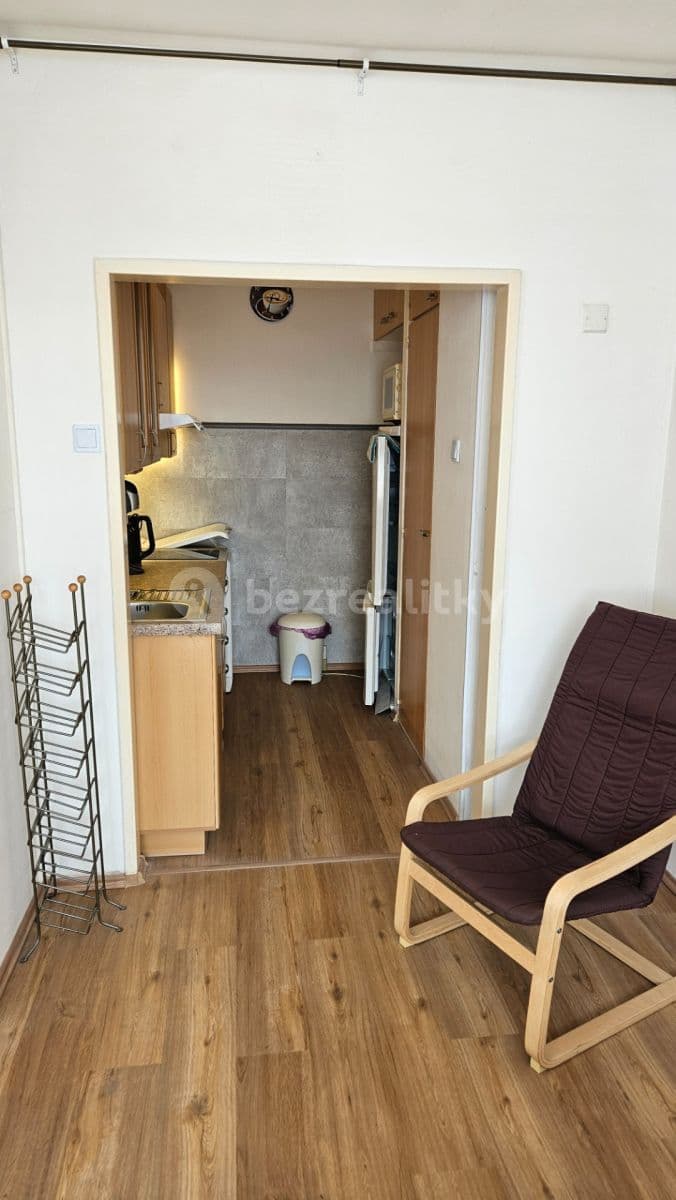 Prenájom bytu 1-izbový 31 m², Na Vrších, Praha, Praha Prenájom bytu 1-izbový 31 m², Na Vrších, Praha, Praha