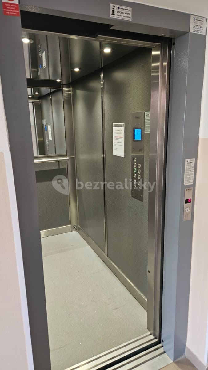 Prenájom bytu 1-izbový 31 m², Na Vrších, Praha, Praha Prenájom bytu 1-izbový 31 m², Na Vrších, Praha, Praha