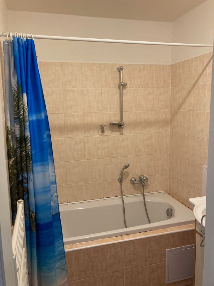 Prenájom bytu 2-izbový 56 m², U Kněžské louky, Praha, Praha Prenájom bytu 2-izbový 56 m², U Kněžské louky, Praha, Praha