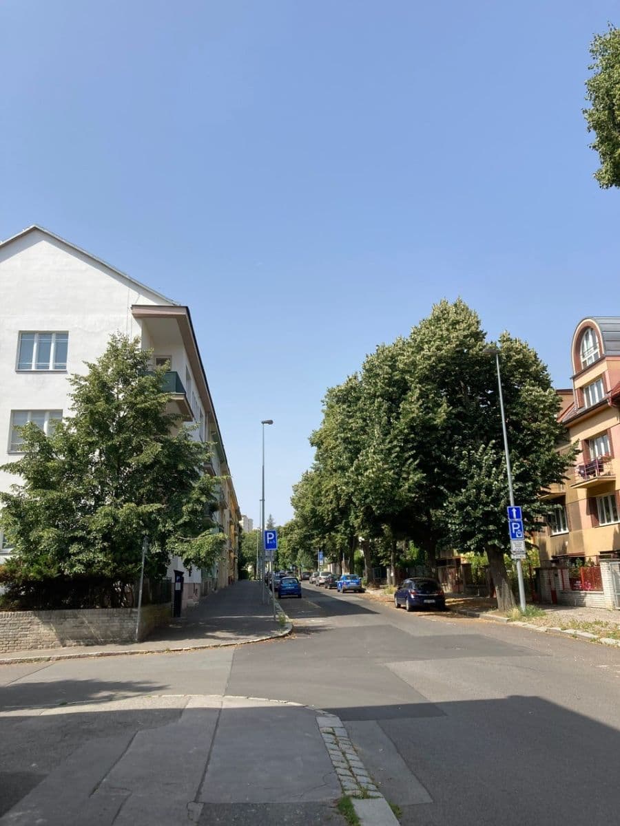 Prenájom bytu 2-izbový 56 m², U Kněžské louky, Praha, Praha Prenájom bytu 2-izbový 56 m², U Kněžské louky, Praha, Praha