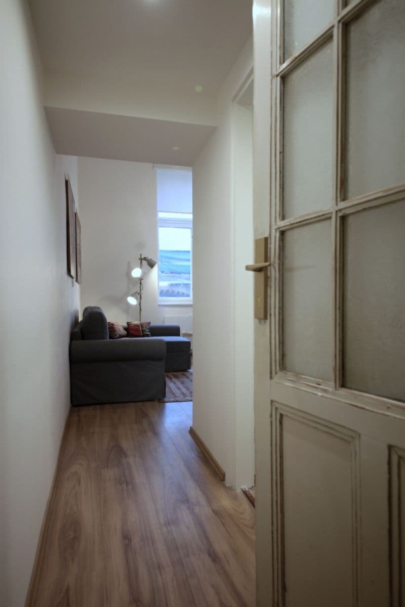 Prenájom bytu 37 m², Prvního pluku, Praha, Praha Prenájom bytu 37 m², Prvního pluku, Praha, Praha