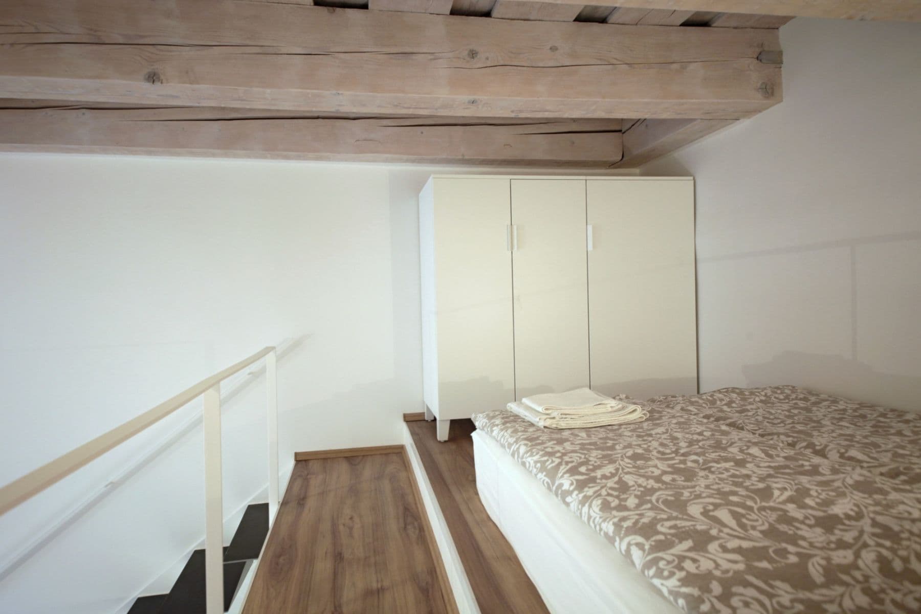 Prenájom bytu 37 m², Prvního pluku, Praha, Praha Prenájom bytu 37 m², Prvního pluku, Praha, Praha