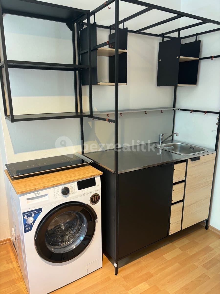 Prenájom bytu 1-izbový 22 m², Františkovská, Liberec, Liberecký kraj Prenájom bytu 1-izbový 22 m², Františkovská, Liberec, Liberecký kraj