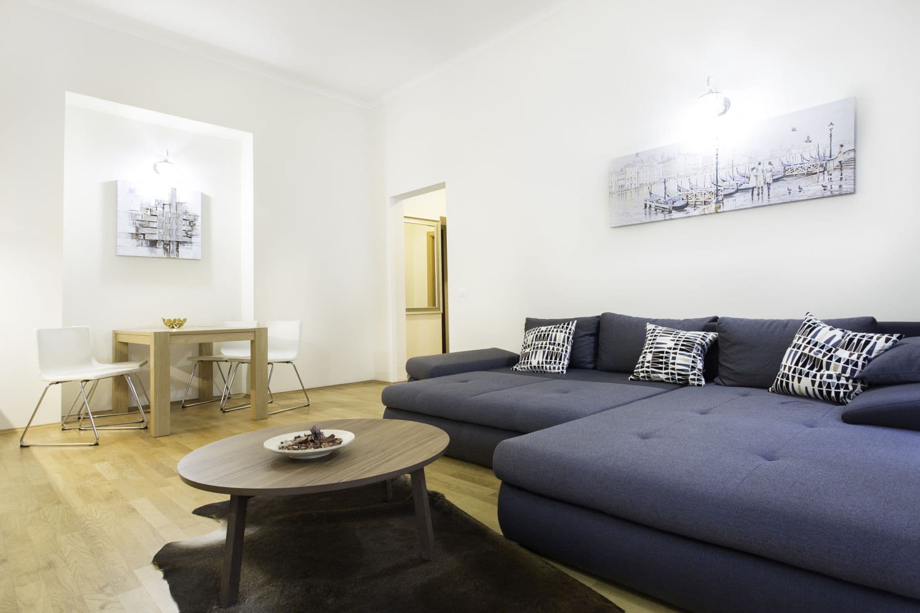 Prenájom bytu 55 m², Rumunská, Praha, Praha Prenájom bytu 55 m², Rumunská, Praha, Praha