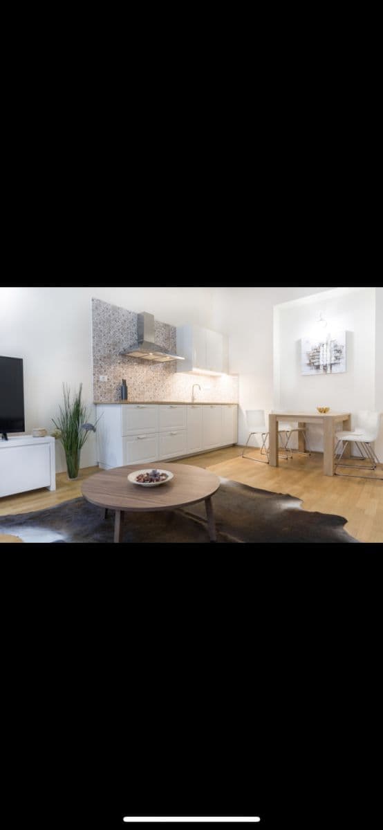 Prenájom bytu 55 m², Rumunská, Praha, Praha Prenájom bytu 55 m², Rumunská, Praha, Praha