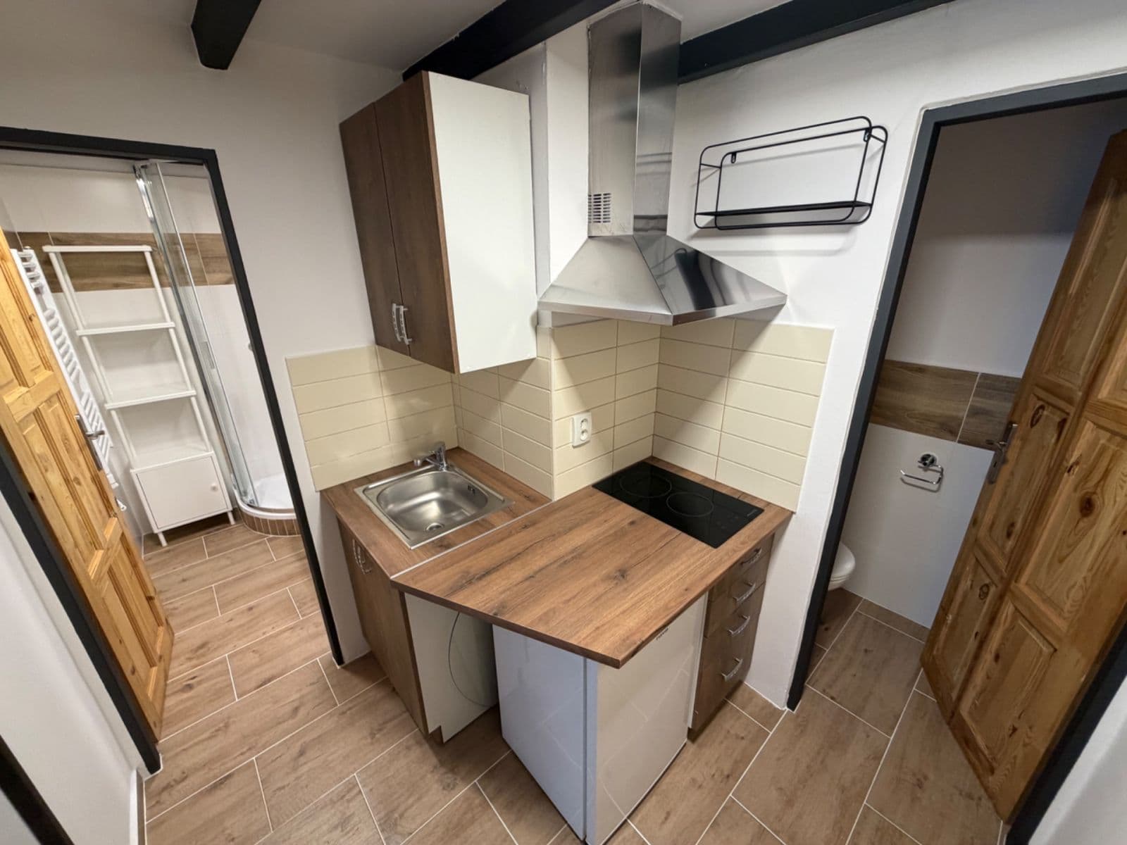 Prenájom bytu 1-izbový 28 m², Ruská, Praha, Praha Prenájom bytu 1-izbový 28 m², Ruská, Praha, Praha
