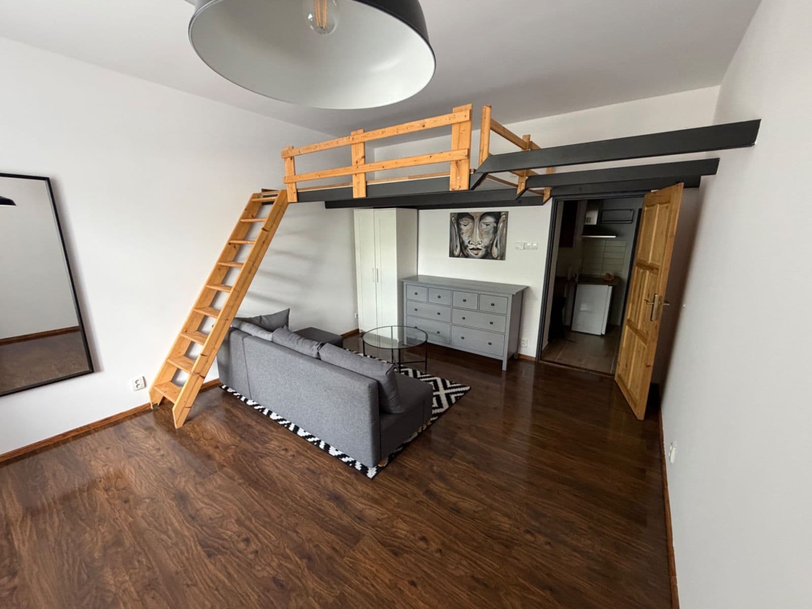 Prenájom bytu 1-izbový 28 m², Ruská, Praha, Praha Prenájom bytu 1-izbový 28 m², Ruská, Praha, Praha