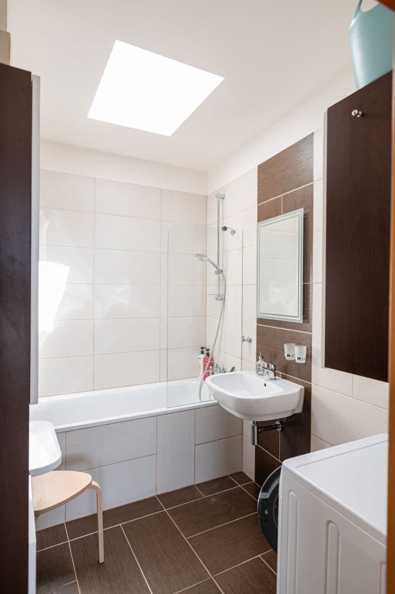Prenájom bytu 60 m², U Průhonu, Praha, Praha Prenájom bytu 60 m², U Průhonu, Praha, Praha