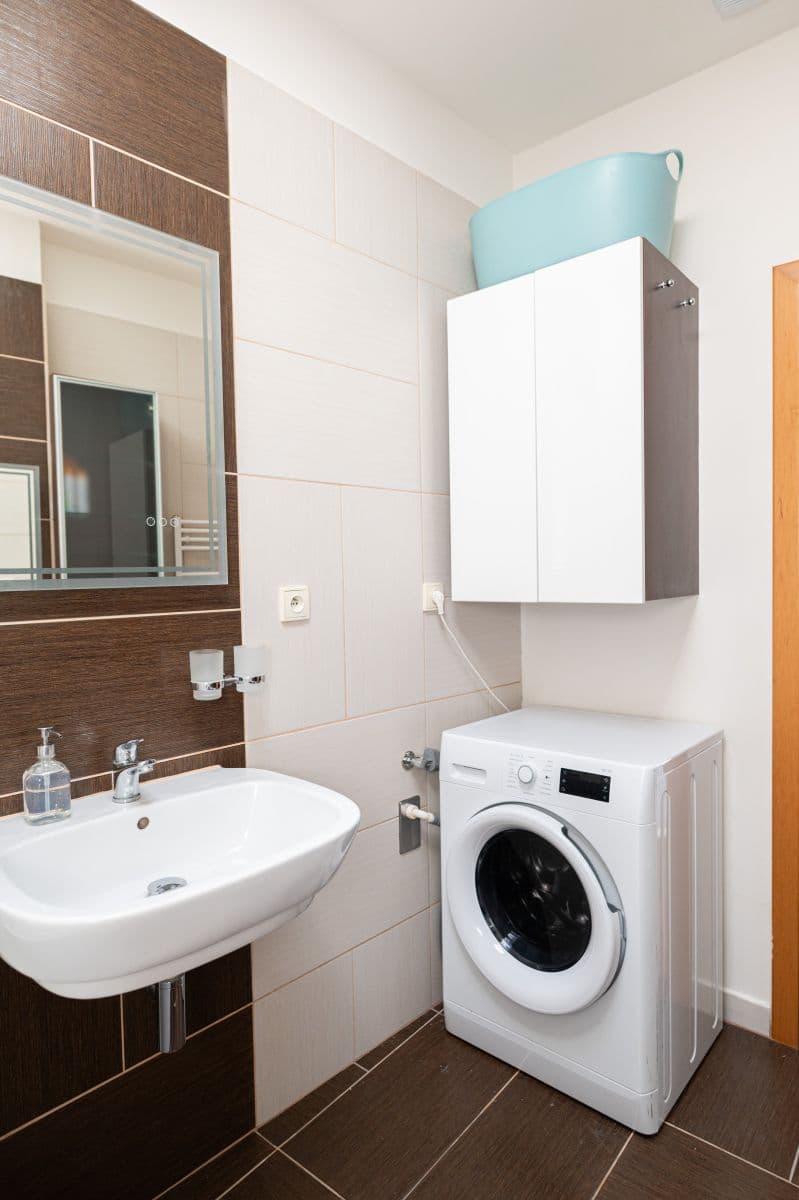 Prenájom bytu 60 m², U Průhonu, Praha, Praha Prenájom bytu 60 m², U Průhonu, Praha, Praha