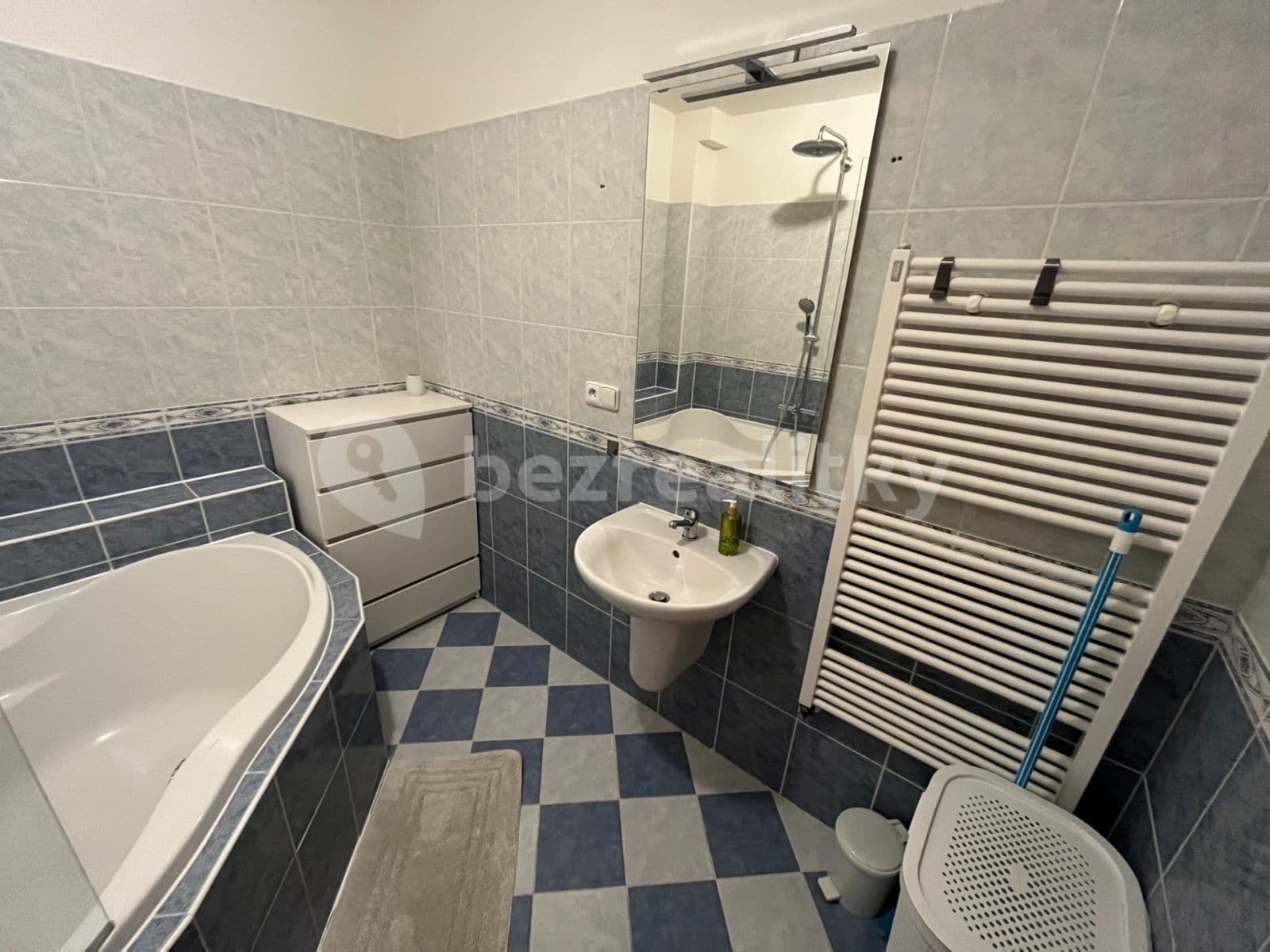 Prenájom bytu 2-izbový 63 m², Měšická, Praha, Praha Prenájom bytu 2-izbový 63 m², Měšická, Praha, Praha