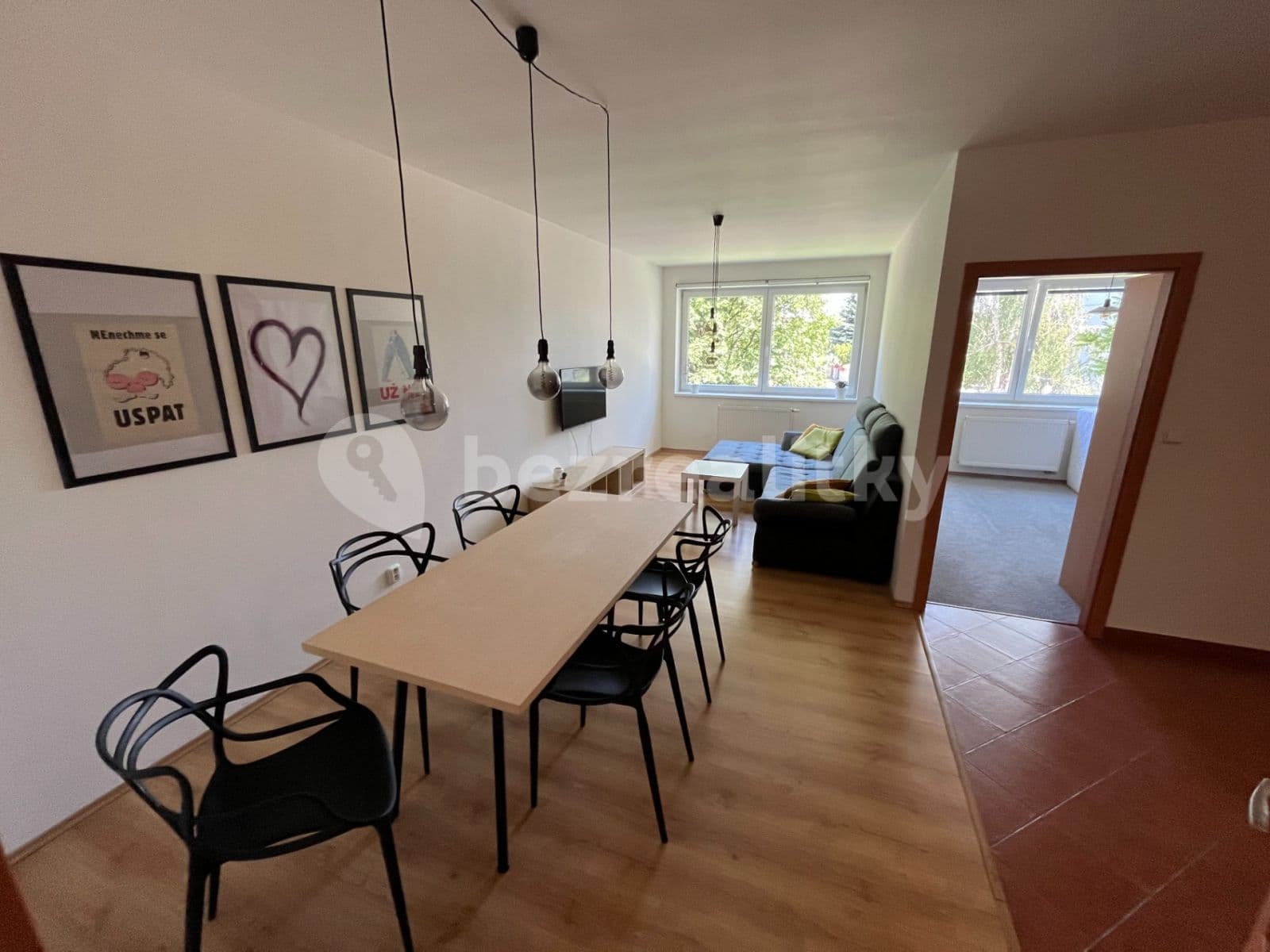 Prenájom bytu 2-izbový 63 m², Měšická, Praha, Praha Prenájom bytu 2-izbový 63 m², Měšická, Praha, Praha