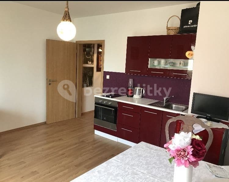 Prenájom bytu 1-izbový 32 m², Žitná, Hostivice, Středočeský kraj Prenájom bytu 1-izbový 32 m², Žitná, Hostivice, Středočeský kraj