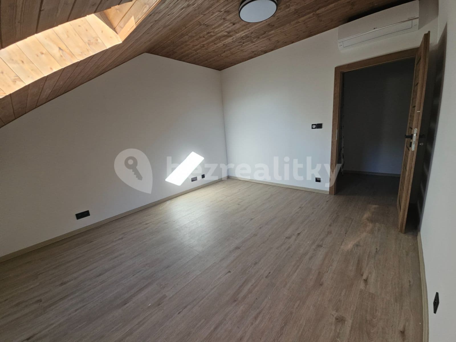 Prenájom bytu 3-izbový 75 m², Kolmá, Olomouc, Olomoucký kraj Prenájom bytu 3-izbový 75 m², Kolmá, Olomouc, Olomoucký kraj