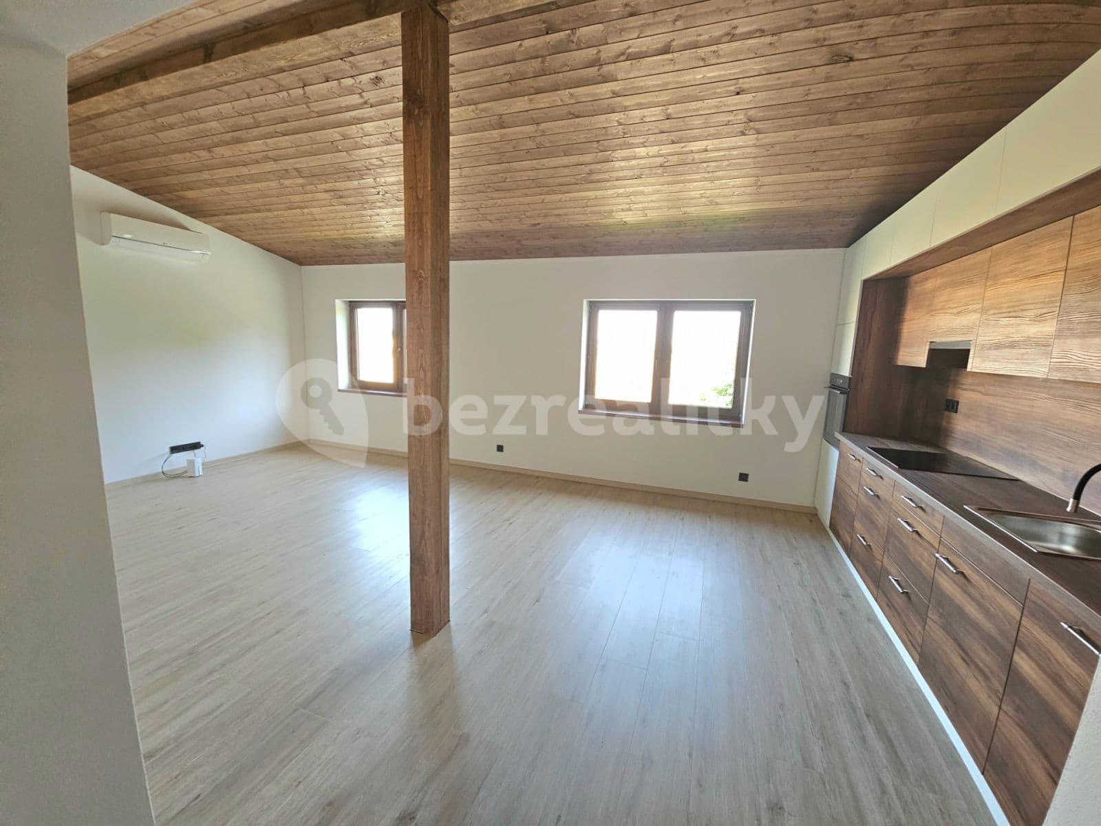 Prenájom bytu 3-izbový 75 m², Kolmá, Olomouc, Olomoucký kraj Prenájom bytu 3-izbový 75 m², Kolmá, Olomouc, Olomoucký kraj