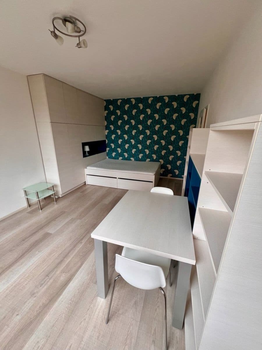 Prenájom bytu 1-izbový 32 m², Pejevové, Praha, Praha Prenájom bytu 1-izbový 32 m², Pejevové, Praha, Praha