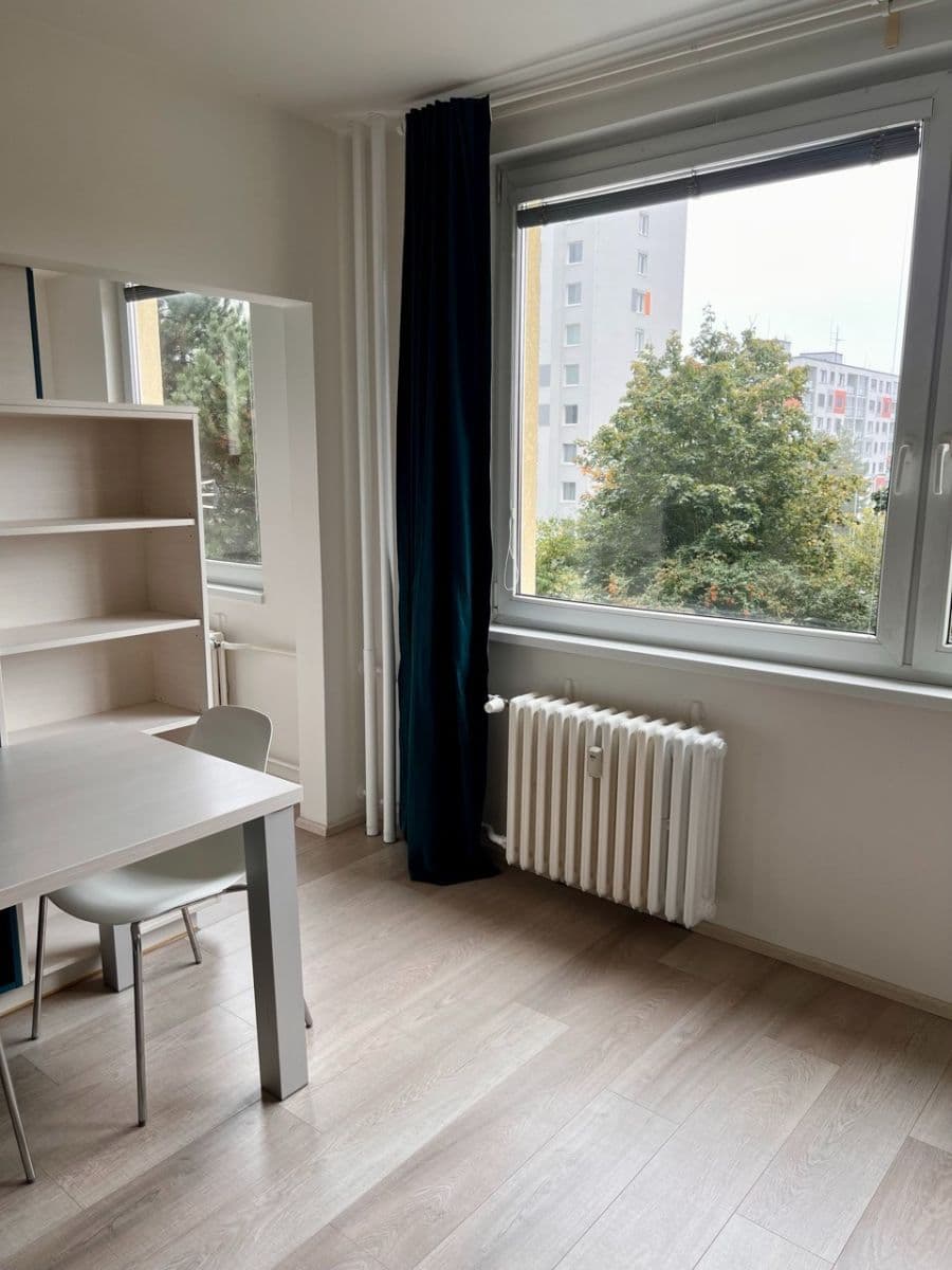 Prenájom bytu 1-izbový 32 m², Pejevové, Praha, Praha Prenájom bytu 1-izbový 32 m², Pejevové, Praha, Praha