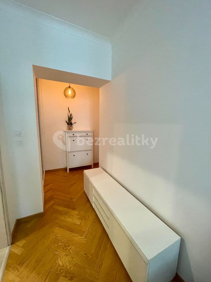 Prenájom bytu 1-izbový 27 m², Černomořská, Praha, Praha Prenájom bytu 1-izbový 27 m², Černomořská, Praha, Praha