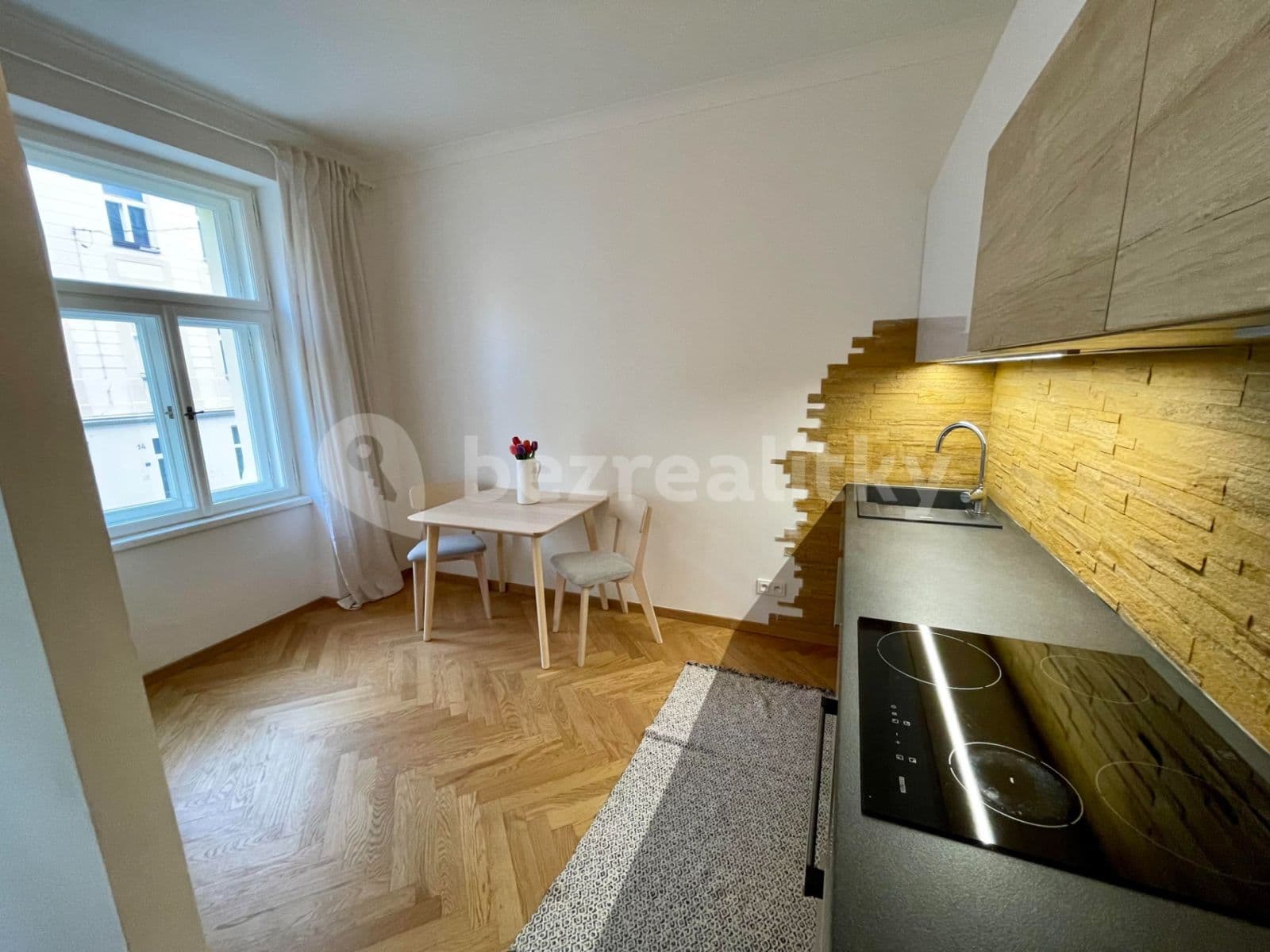 Prenájom bytu 1-izbový 27 m², Černomořská, Praha, Praha Prenájom bytu 1-izbový 27 m², Černomořská, Praha, Praha