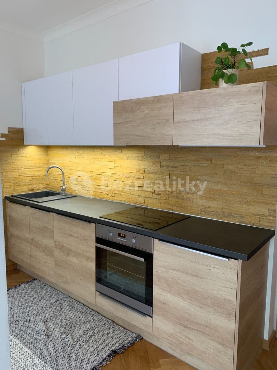 Prenájom bytu 1-izbový 27 m², Černomořská, Praha, Praha Prenájom bytu 1-izbový 27 m², Černomořská, Praha, Praha