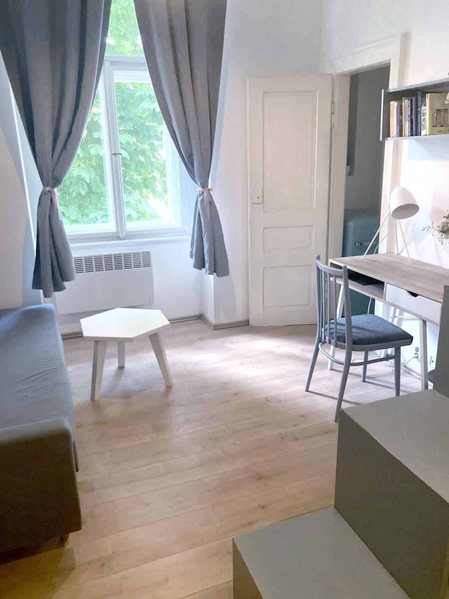 Prenájom bytu 21 m², Bulharská, Praha, Praha Prenájom bytu 21 m², Bulharská, Praha, Praha
