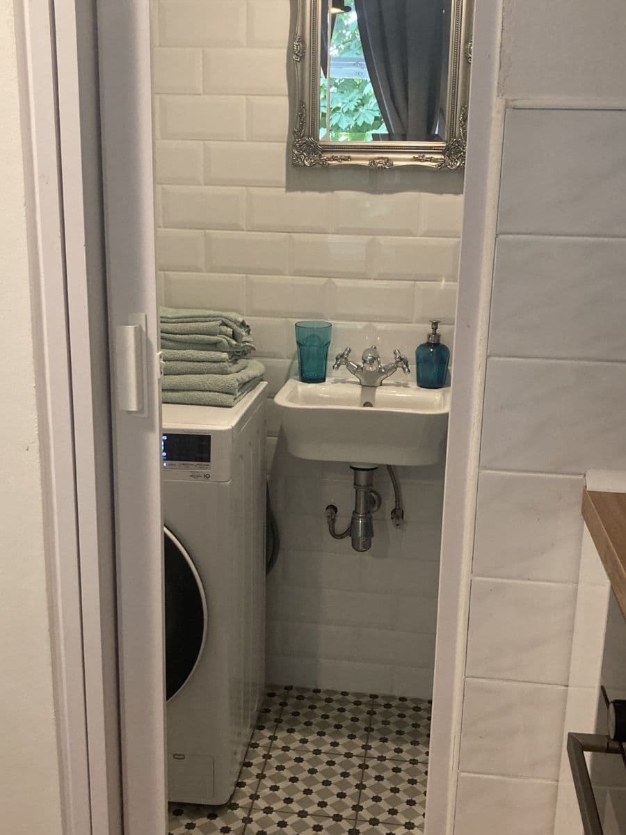 Prenájom bytu 21 m², Bulharská, Praha, Praha Prenájom bytu 21 m², Bulharská, Praha, Praha